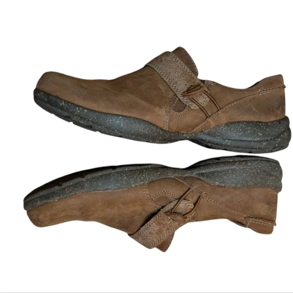 Clarks Roseville Dot Brown Leather Comfort Loafers size 6M tan distressed clog
